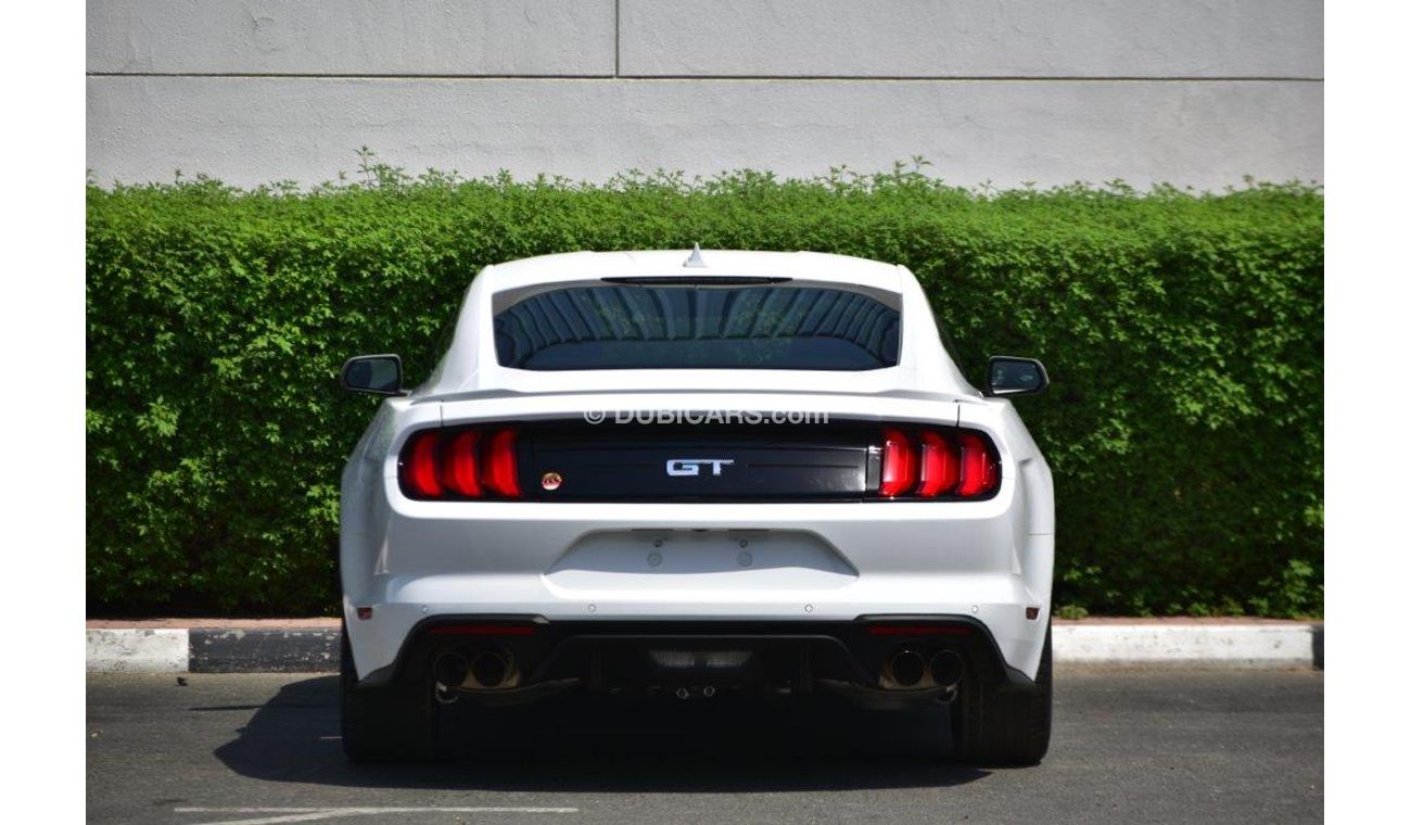 Ford Mustang Fastback GT Premium V8 5.0L Automatic