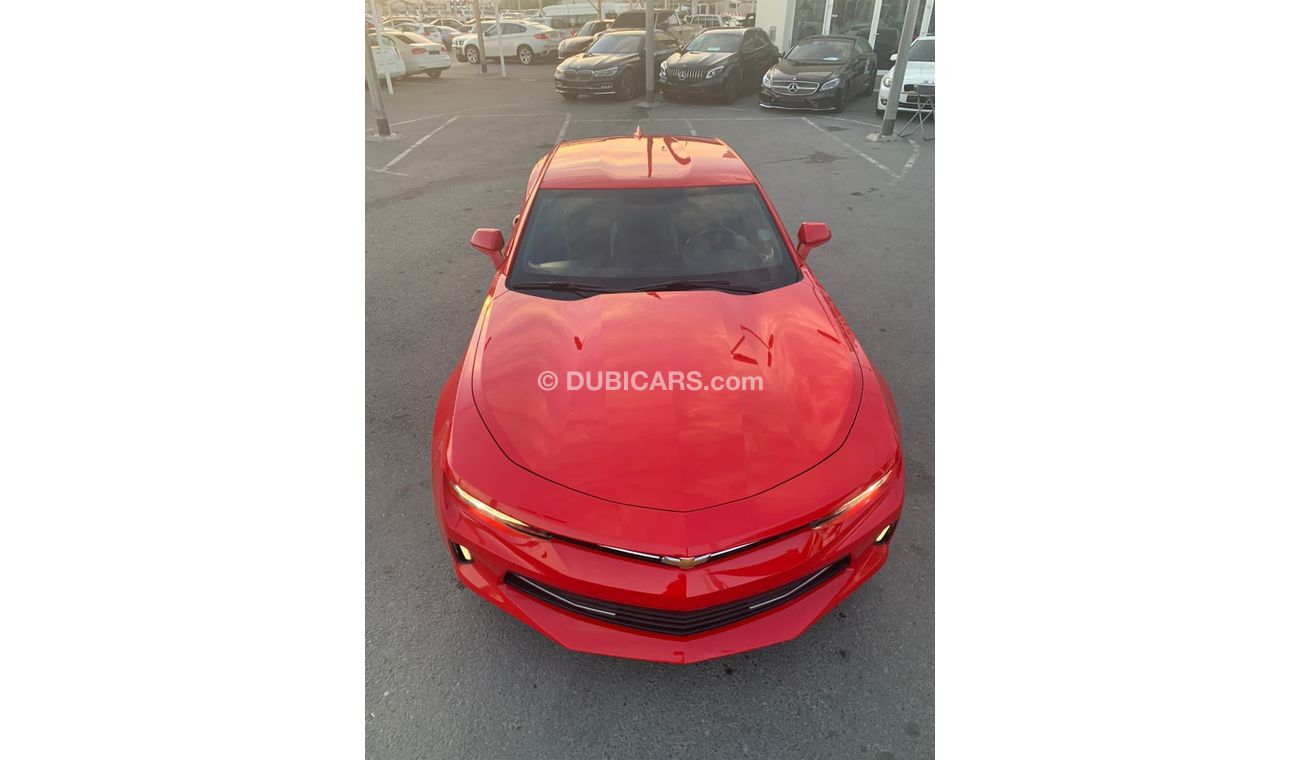 شيفروليه كامارو موديل 2017 خليجي حاله ممتازه من الداخل والخارج كراسي جلد ومثبت سرعه وتحكم كهربي كامل ونظام صوت ممتاز