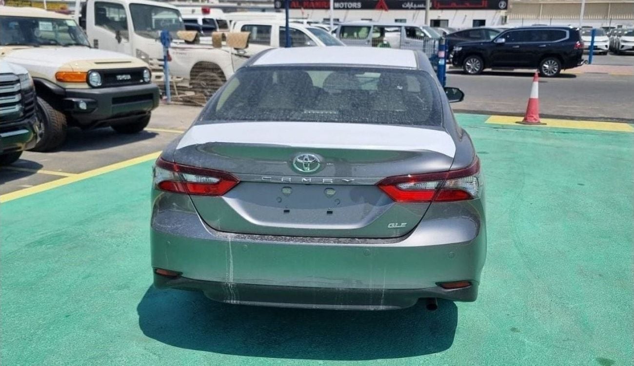 Toyota Camry 2.5 GLI  WITH SUN ROOF LEAATHER SEATS  SCREEN CAMERA