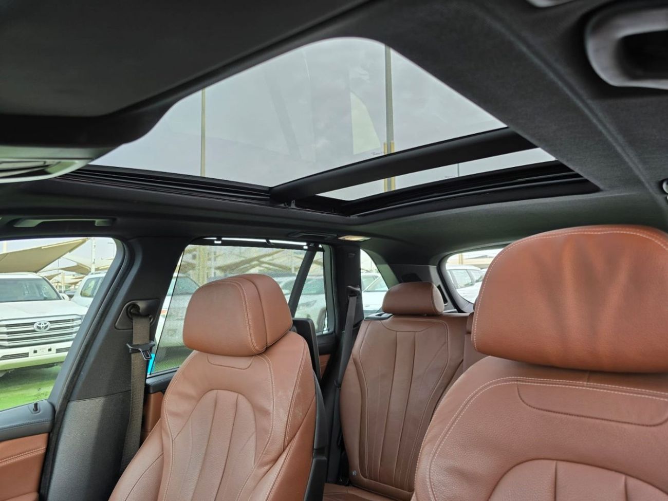 BMW X5 50i Luxury 4.4L (7 Seater) BMW X5 50i 2017 GCC V8 engine 4.4L clean car no any work required availab