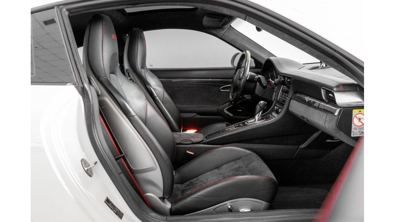 Porsche 911 Carrera GTS