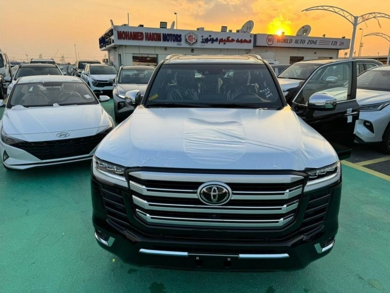 Toyota Land Cruiser 2023 TOYOTA LAND CRUISER 3500cc VXR Twin Turbo FULL OPTION Petrol Automatic Zero KM