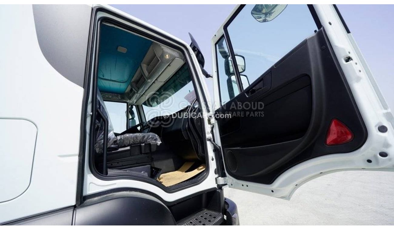 Iveco Trakker Head 6×4, GCW 130 Ton HP 420, Sleeper Cabin w/ Hub Reduction MY23 Tractor Head