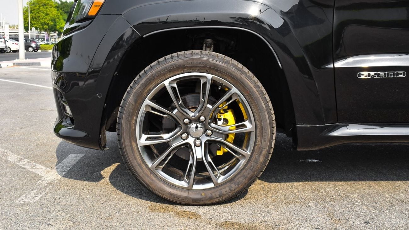 جيب جراند شيروكي 3.6L V6  With SRT Badge