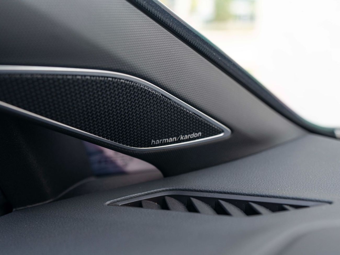 Volkswagen Golf R Base 2.0T