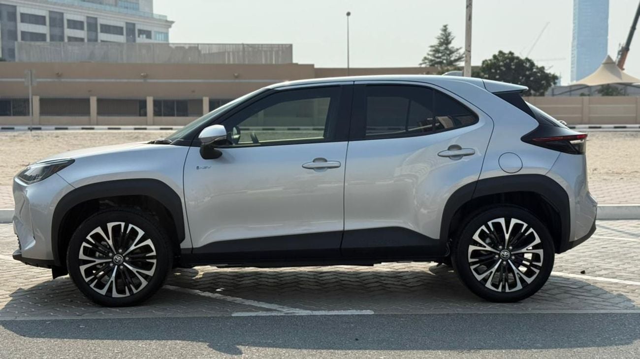 Toyota Yaris Cross YARIS CROSS 1.5 LITER ,PETROL RIGHT HAND ,FOR EXPORT ONLY