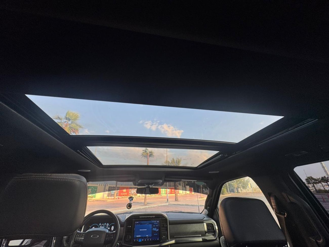 Ford F 150 3.5L PowerBoost Hybrid V6 Super Crew Platinum