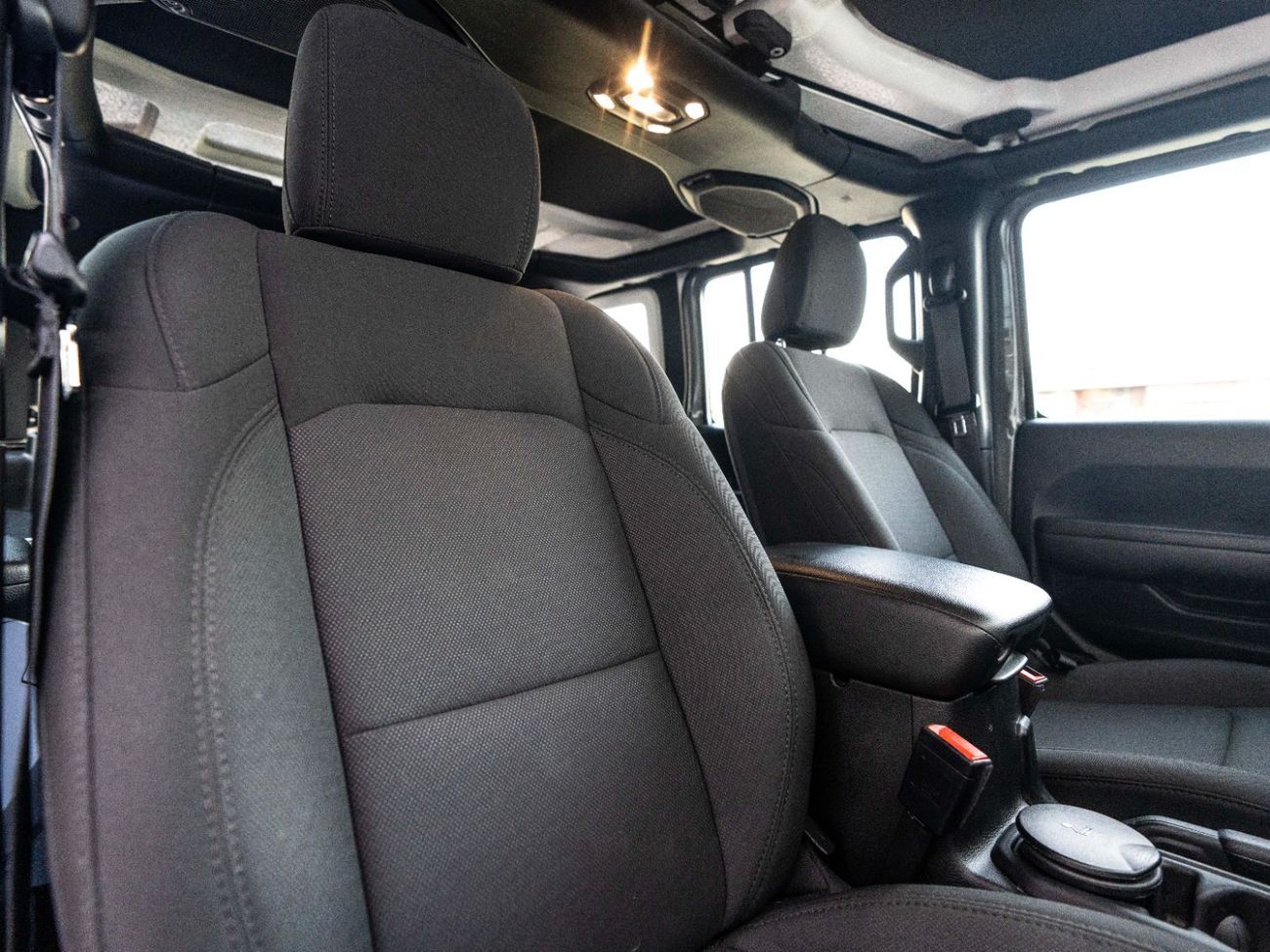 Jeep Wrangler Sport S 3.6L A/T