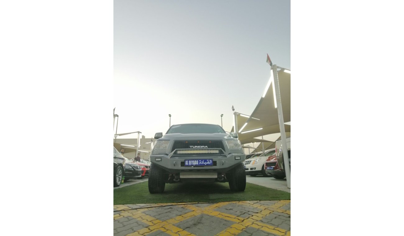 تويوتا تاندرا Toyota Tundra 2011 4 door in very distinctive condition