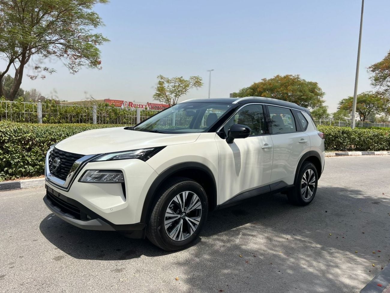 نيسان إكس تريل S 2.5L (169 HP) FWD (7 Seater)