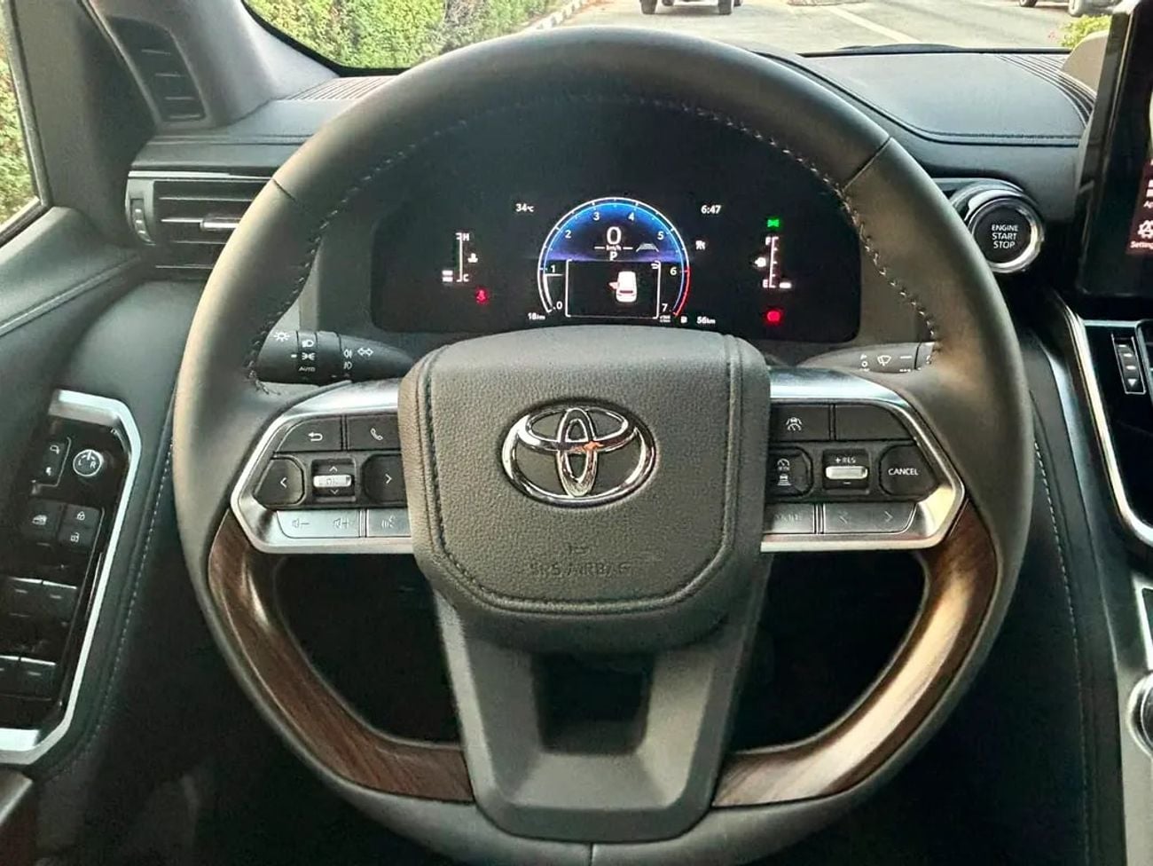 تويوتا لاند كروزر GXR 4.0L V6 - Brand GCC Specs