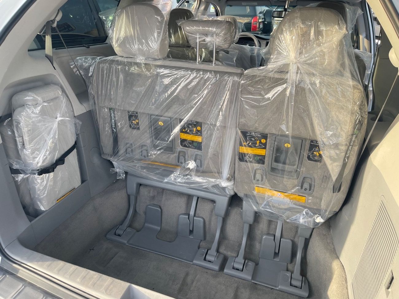 تويوتا سيينا LE VCC paper