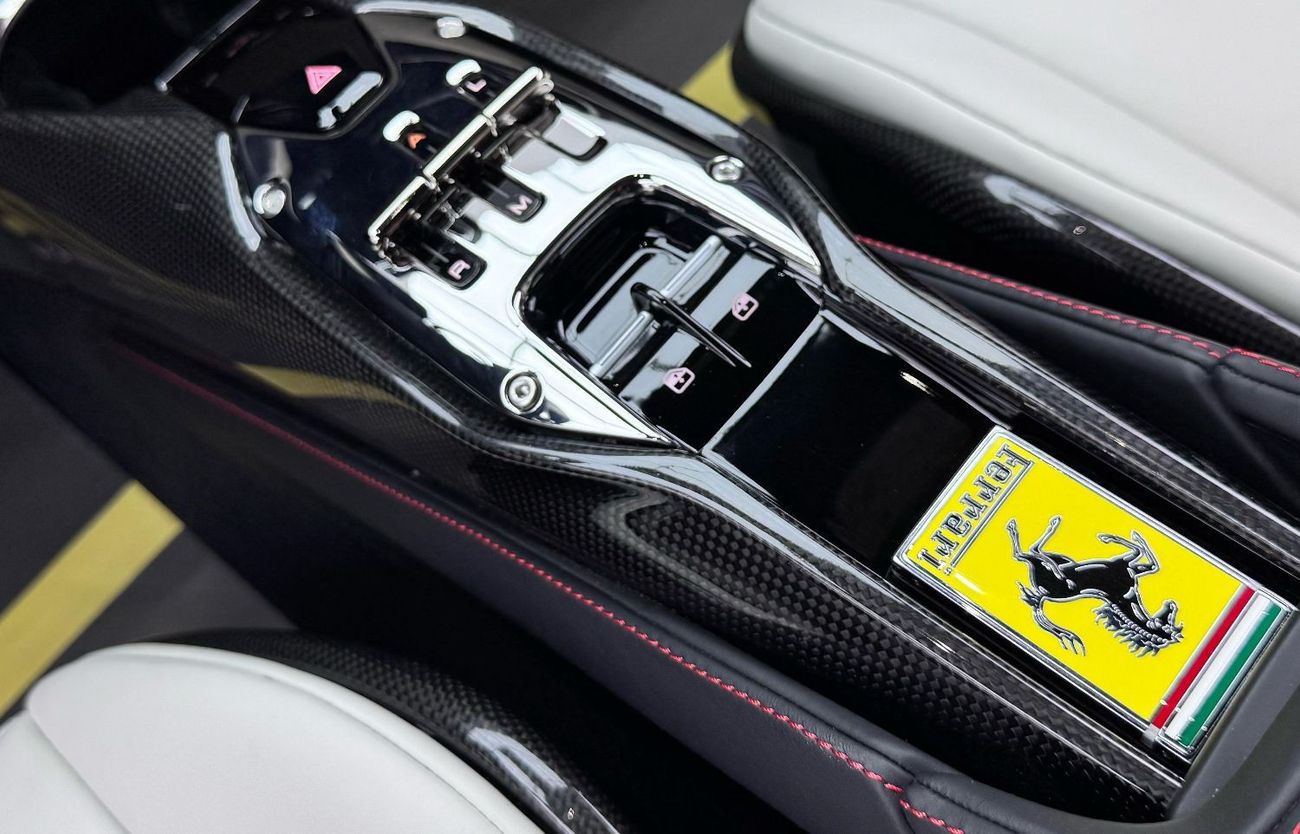 فيراري SF90 ستراديل 2023 Ferrari SF90 Stradale, 2026 Ferrari Warranty, 2030 Ferrari Service Pack, Very Low Kms, GCC