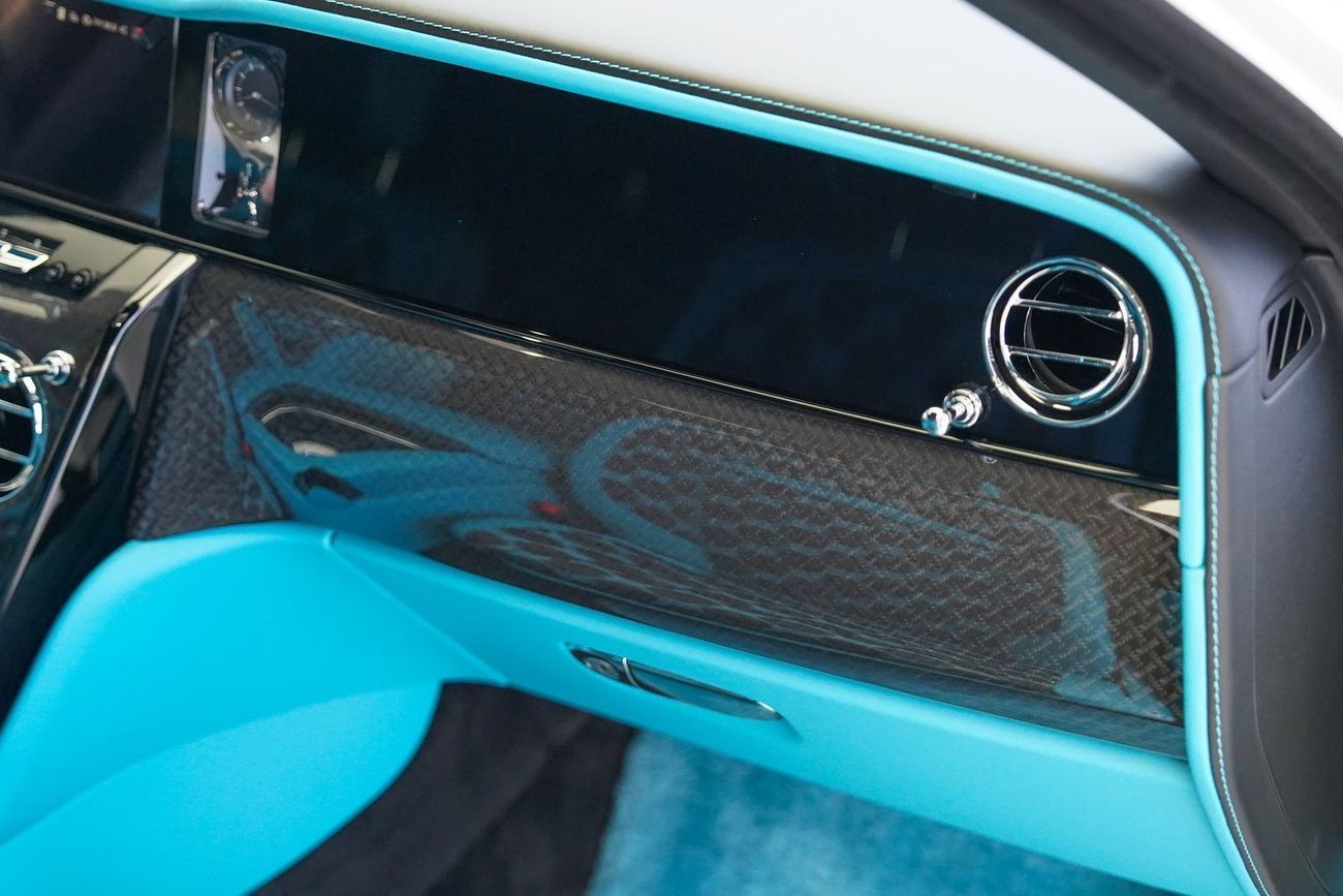 رولز رويس كولينان BLACK BADGE