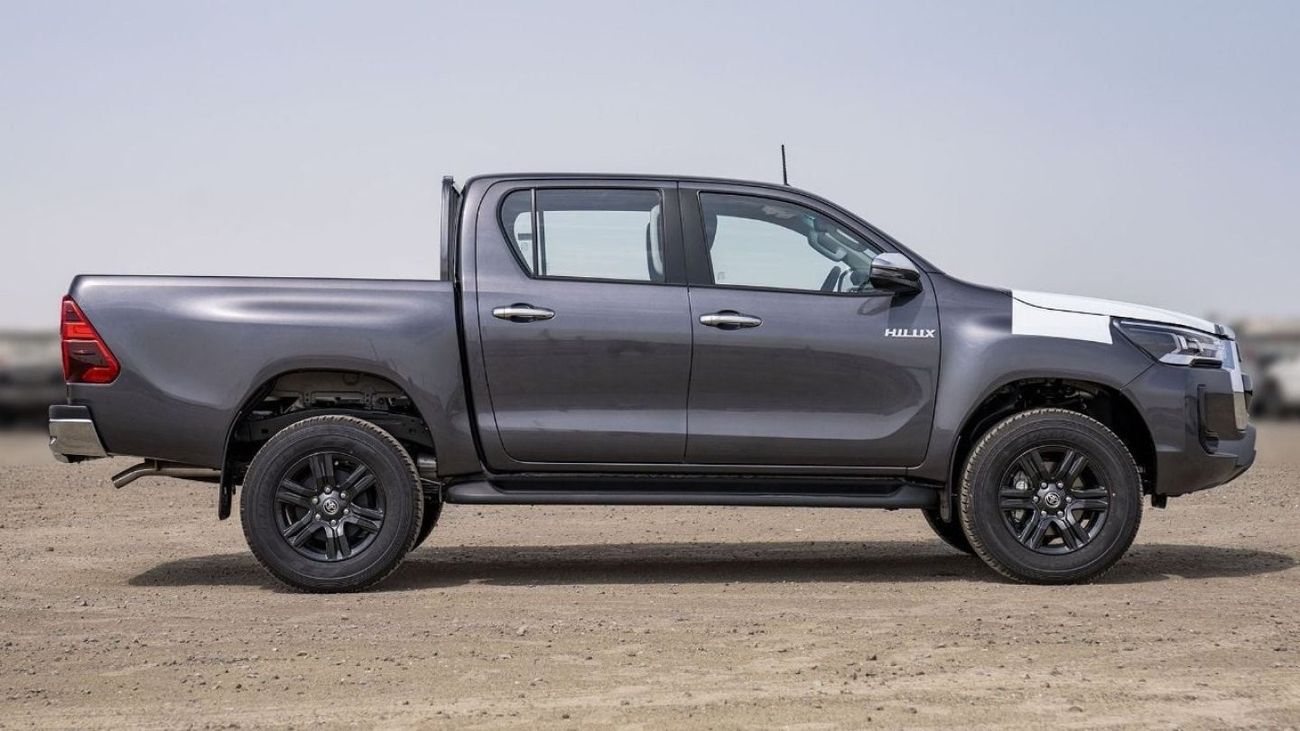 تويوتا هيلوكس Toyota Hilux Sr5 2.4L Diesel 2024 full option for export only