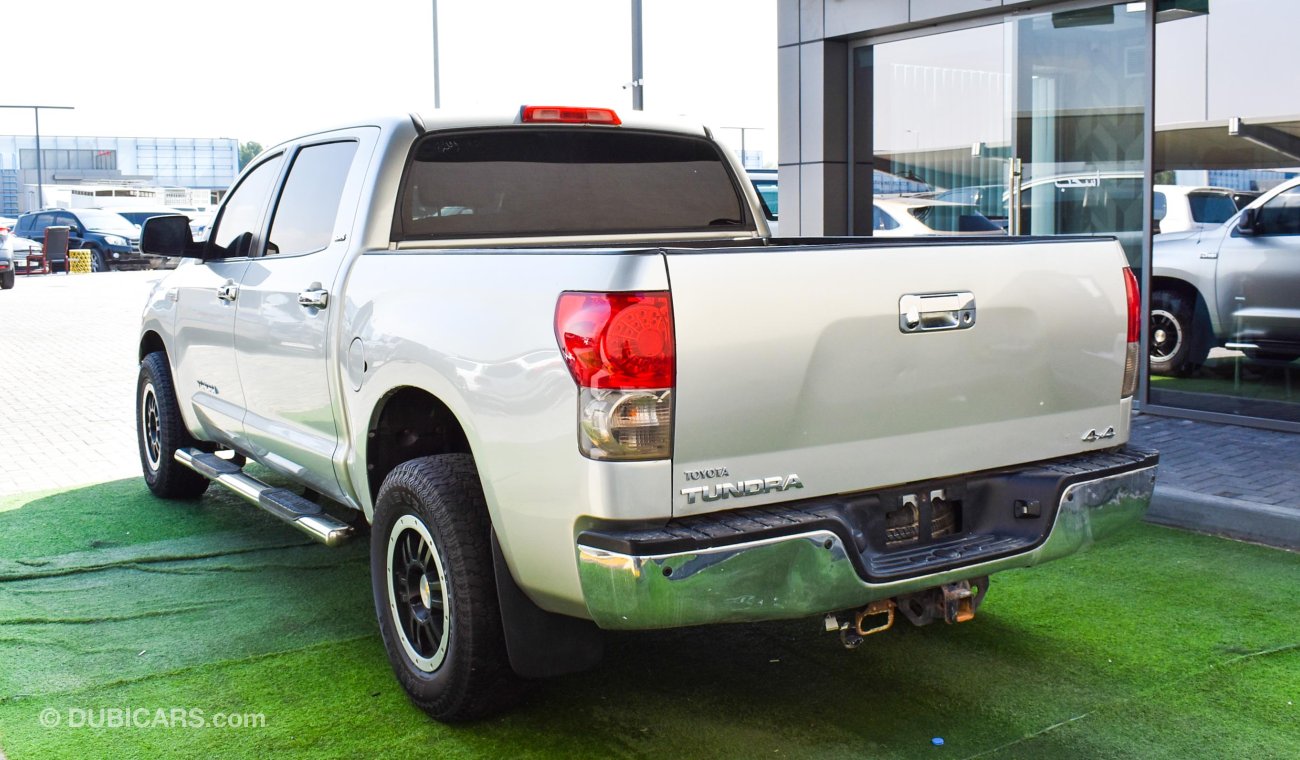 Toyota Tundra SR5 5.7L V8