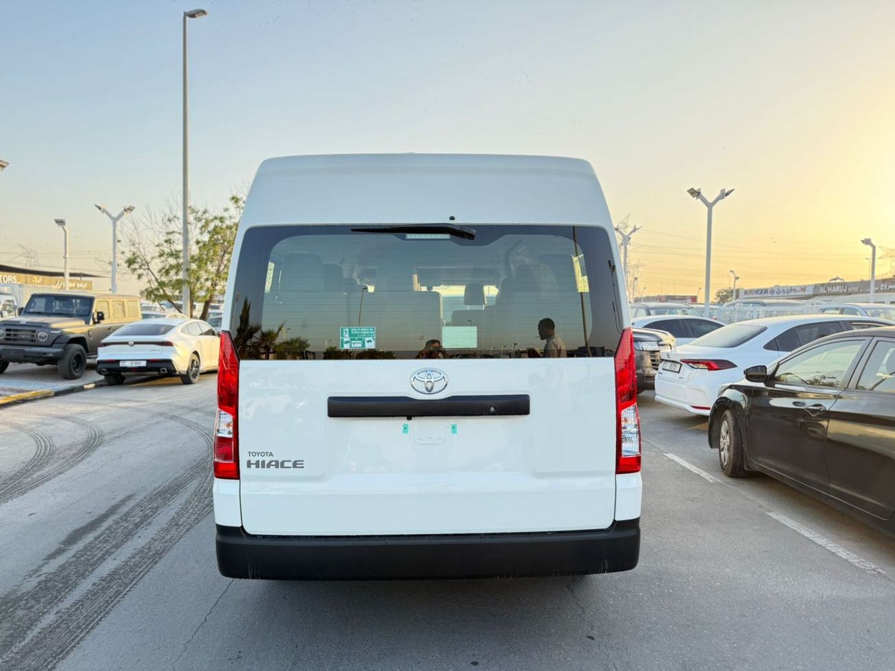 تويوتا هاياس TOYOTA HIACE OMANI 13 SEATS , 3.5L PETROL V6 , M/T HIGH ROOF 2026 MODEL