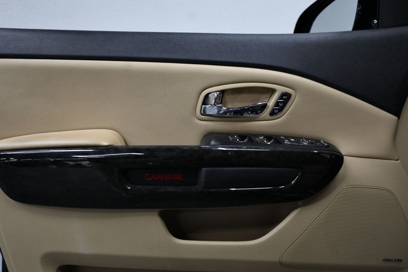 Kia Carnival Kia Carnival VIP | 7 Seats | 3.3L | 1 Year Warranty + Free registration | AED 1,900 monthly with 0%