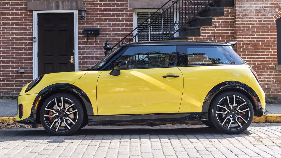 ميني جون كوبر exterior - Side Profile