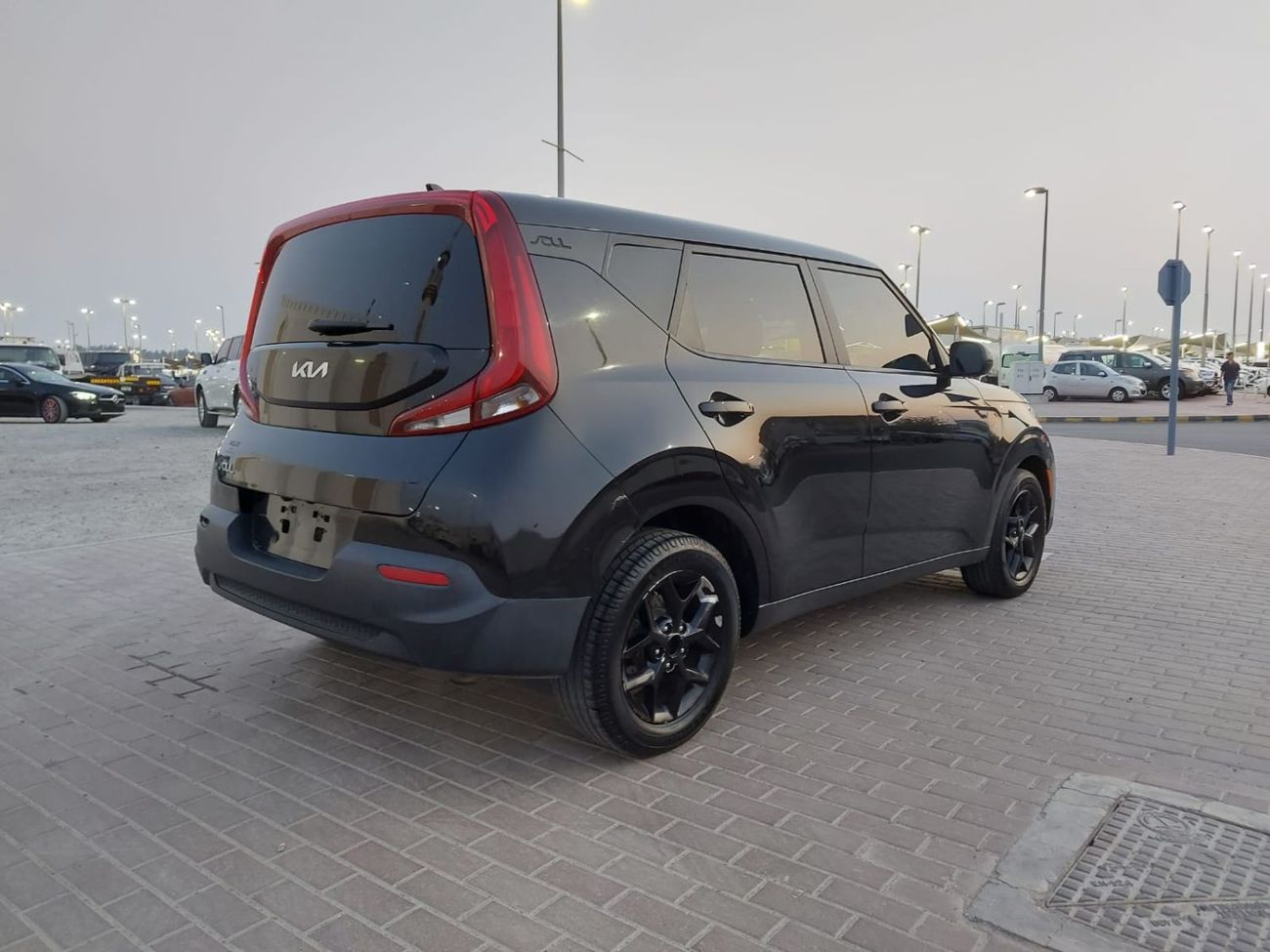Kia Soul LX 2.0L