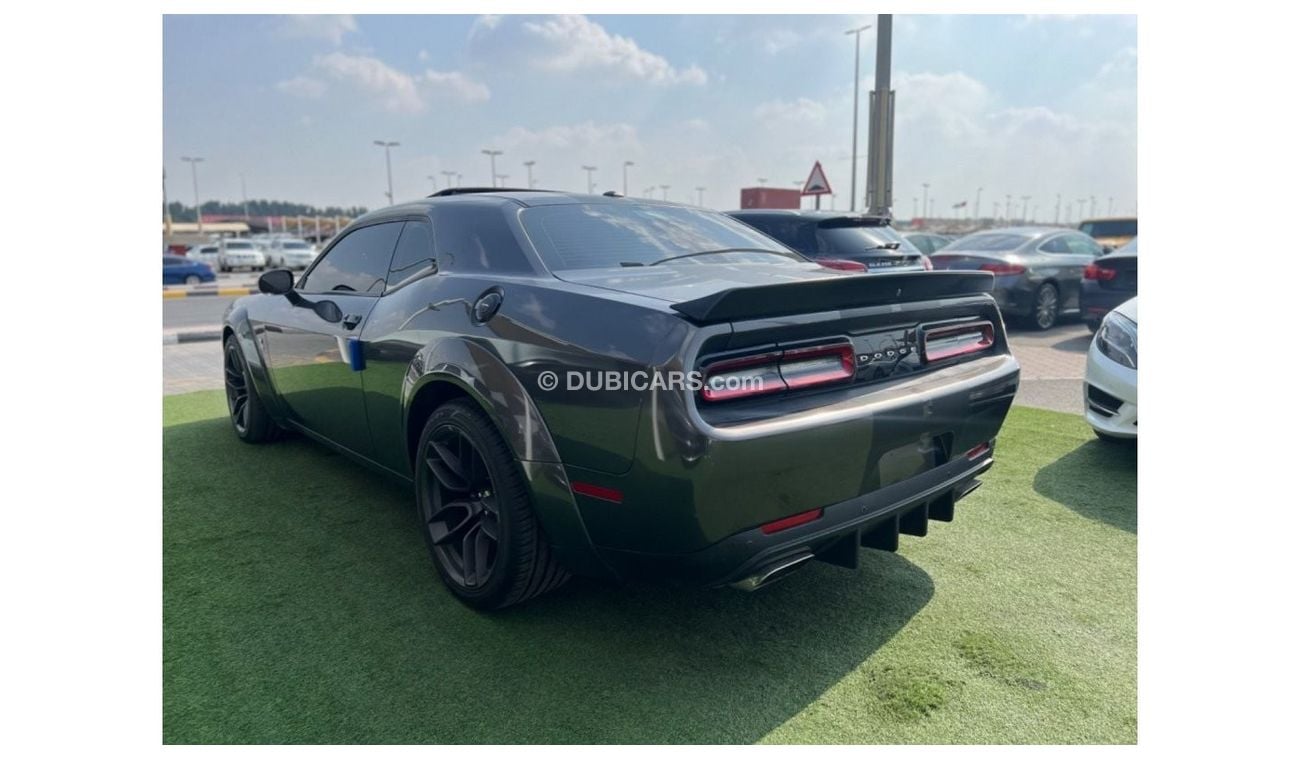 Dodge Challenger SRT8 392 Scat Pack Shaker Dodge Challenger SRT 392 Scat Pack