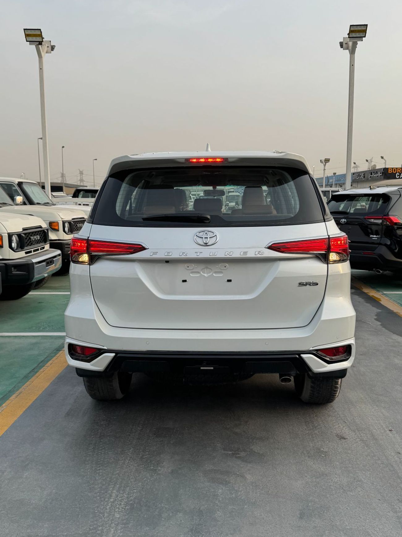 Toyota Fortuner Toyota Fortuner - SR5 Plus 2.7 L - GCC - 2025