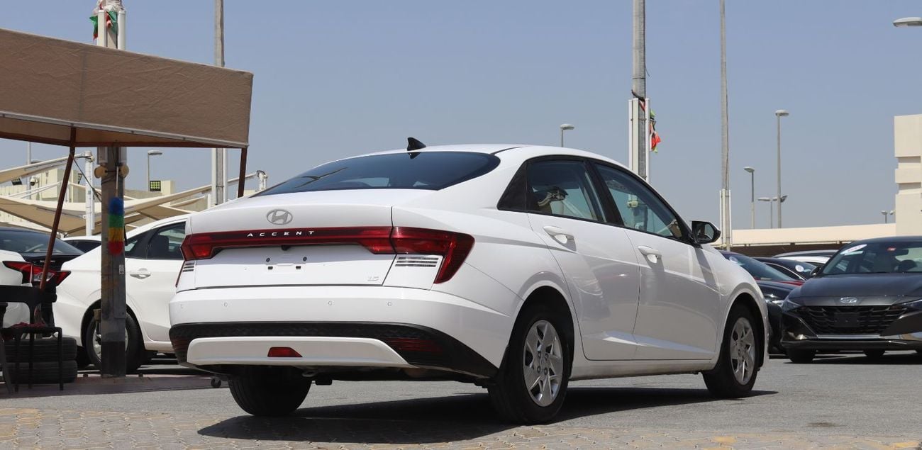 هيونداي أكسنت هيونداى أكسنت - 2024 - خليجى - محرك 1.5 - بدون حوادث - بحاله ممتازه فى الداخل والخارج