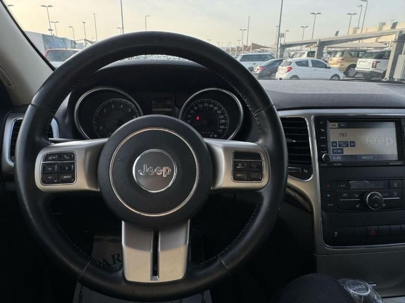 Jeep Cherokee cruise control, electric seats, four-wheel drive