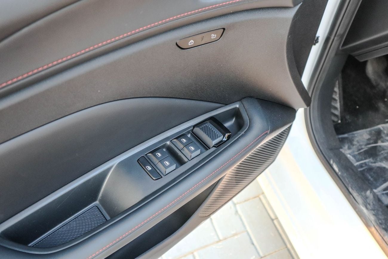 MG 5 LUX MG 5 – 1.5L 180 DVVT – Full Option – 2025 Model