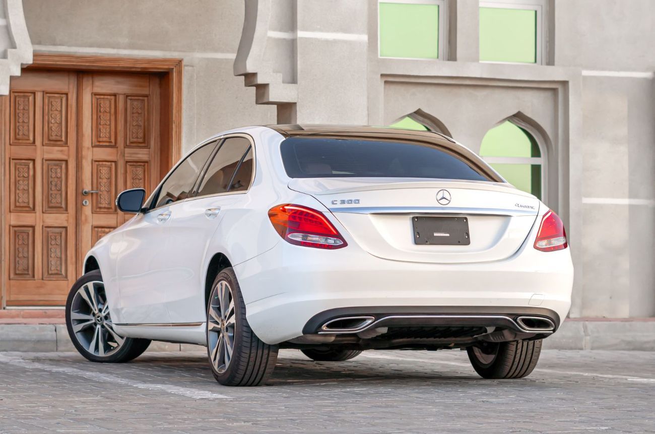 Mercedes-Benz C 300 Std 2.0L (258 HP)