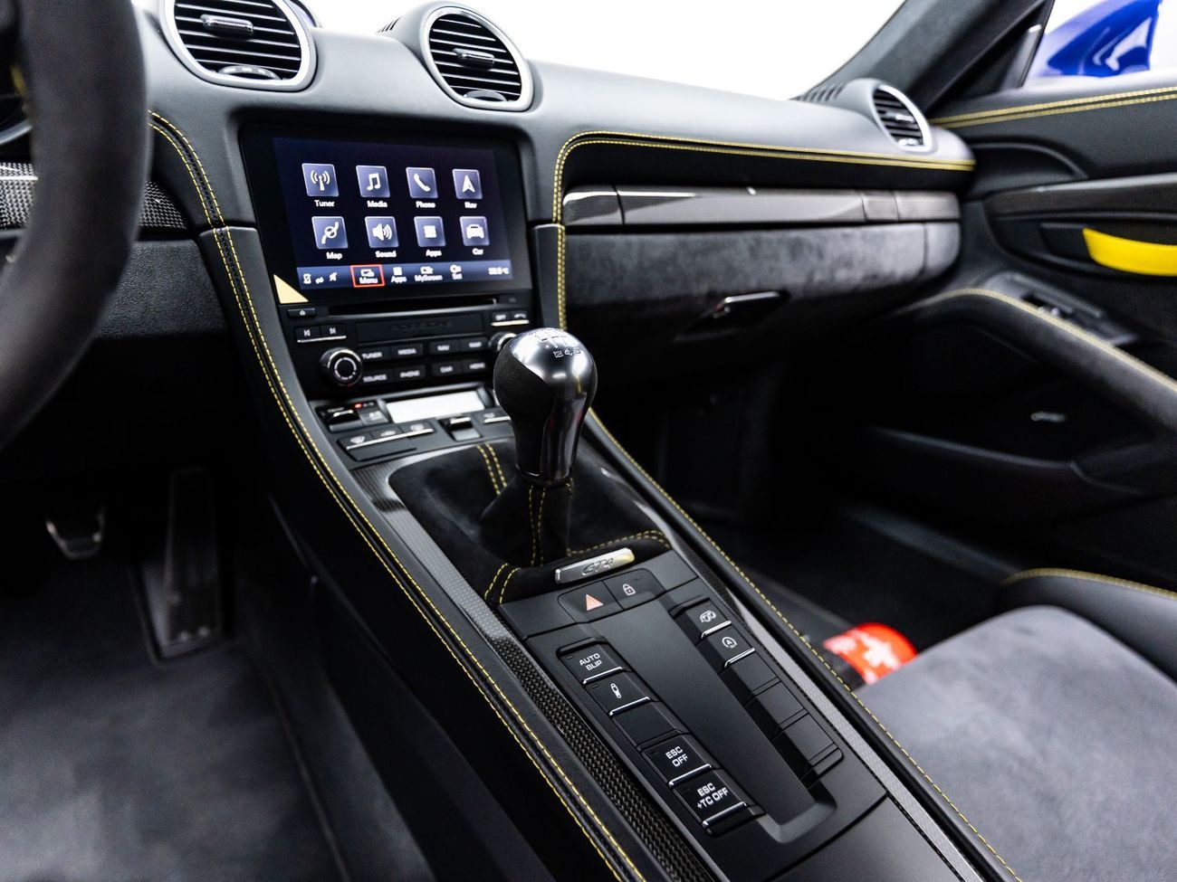 بورش كايمان 718 GT4 4.0L (414 HP) M/T