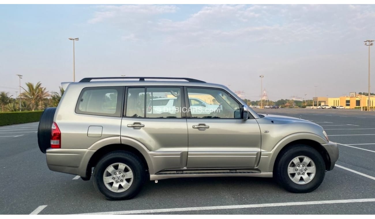 Mitsubishi Pajero Full option