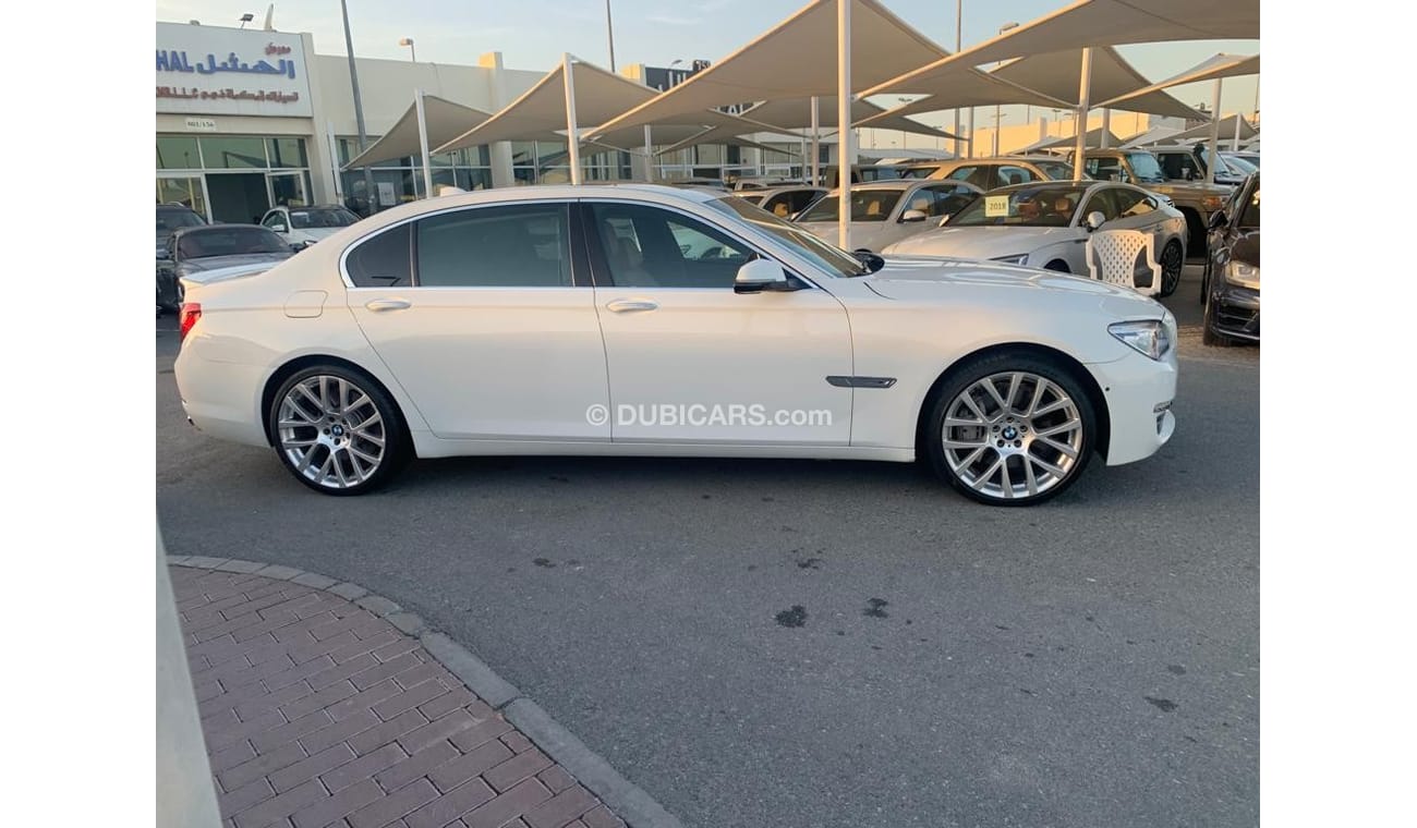 BMW 750Li Executive BMW 750- Li -Gcc_2015_Excellent_Condition _Full option