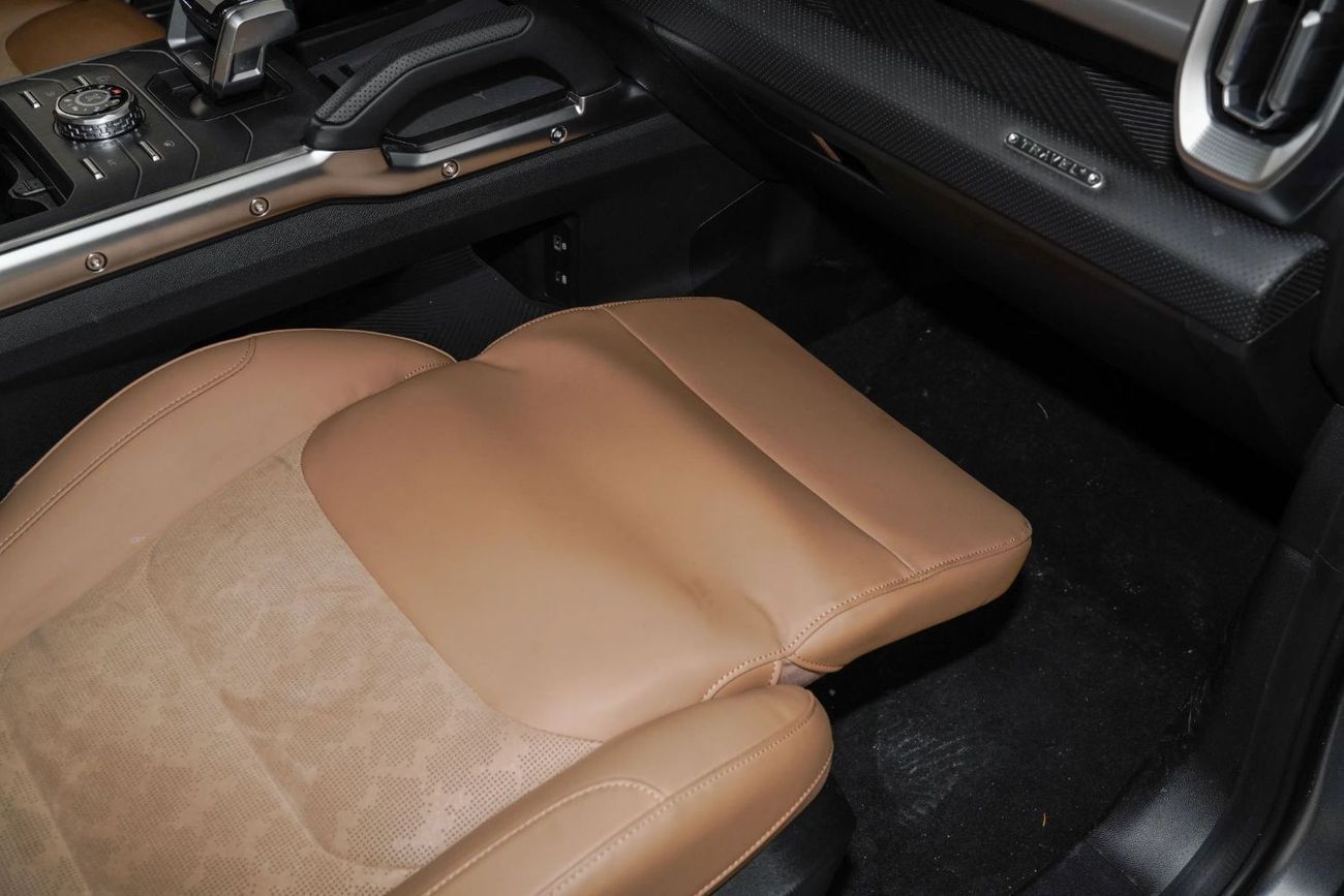 جيتور T2 JETOUR T2 2.0L | 5-Seater | Elegant Black Exterior & Premium Beige Interior