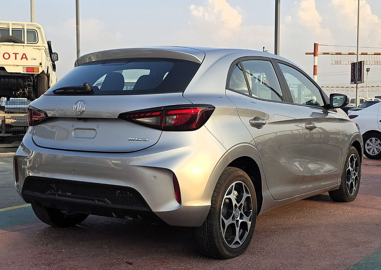 MG 3 COMFORT MG 3 1.5L A/T FWD Hatchback 4Doors Silver Color 2025 Model