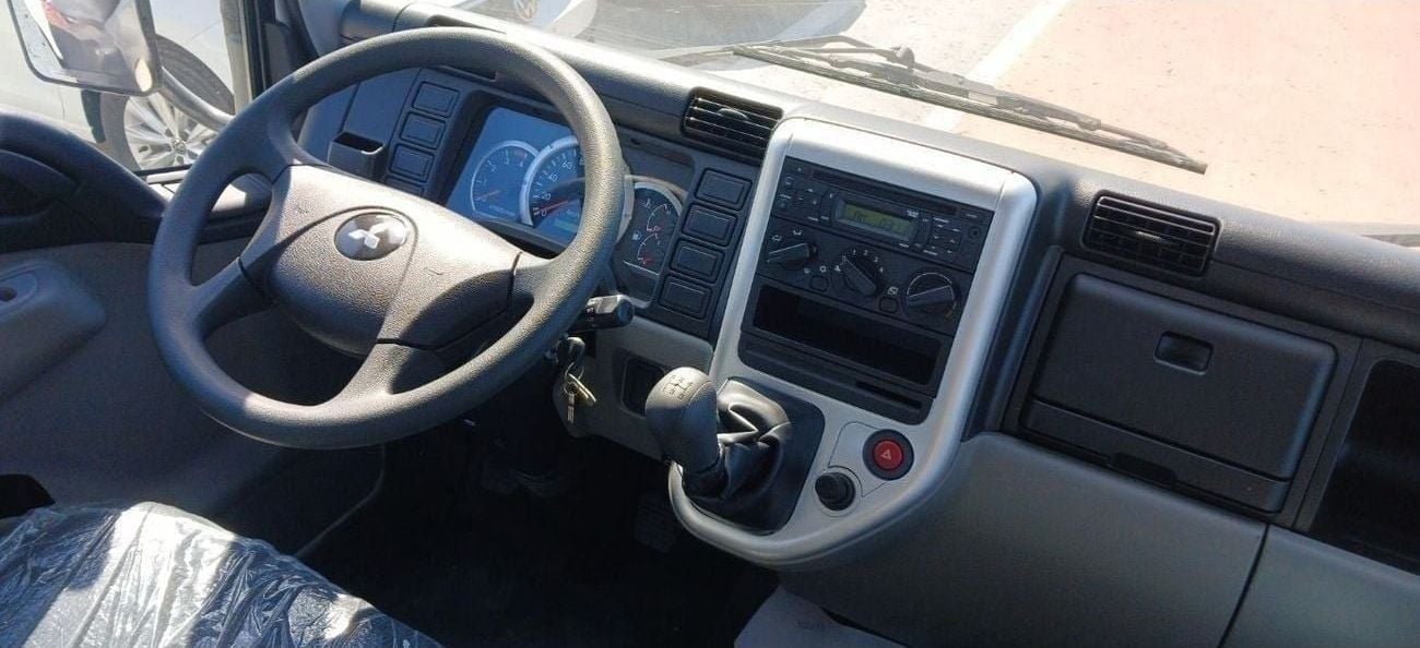 ميتسوبيشي فوسو كانتير Mitsubishi Canter Cargo Body 4.2L Diesel MT 2024YM