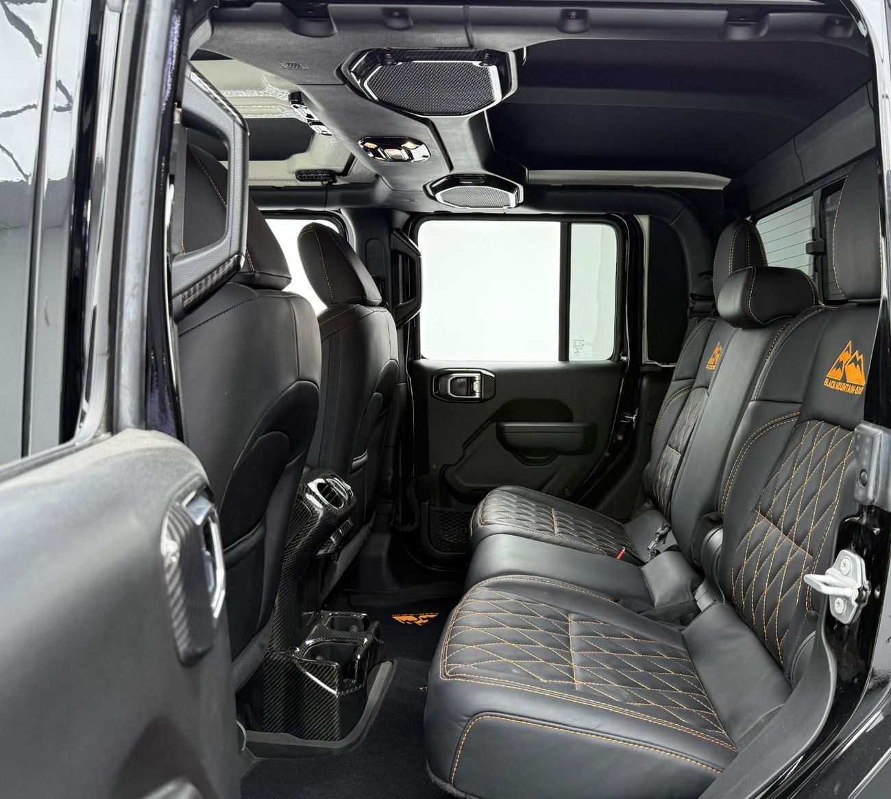 جيب جلادياتور Rubicon 3.6L 2022 Jeep Gladiator, 1 Year Warranty, Excellent Condition, Black Mountain, 6X6, GCC