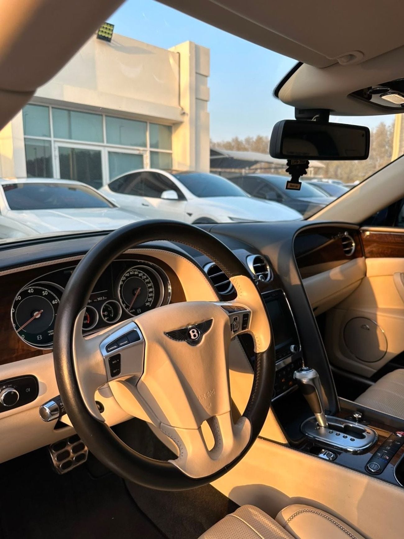 بنتلي فلاينج سبور V8