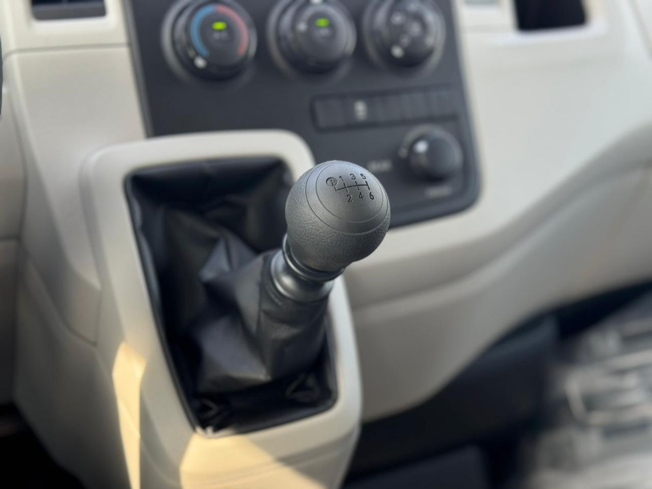 Toyota Hiace TOYOTA HIACE 2.8L 2026 GCC MANWAL