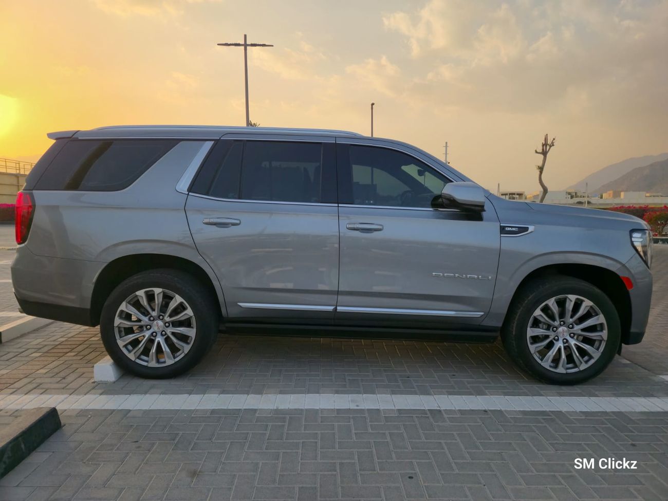 GMC Yukon Denali 6.2L (8 Seater)