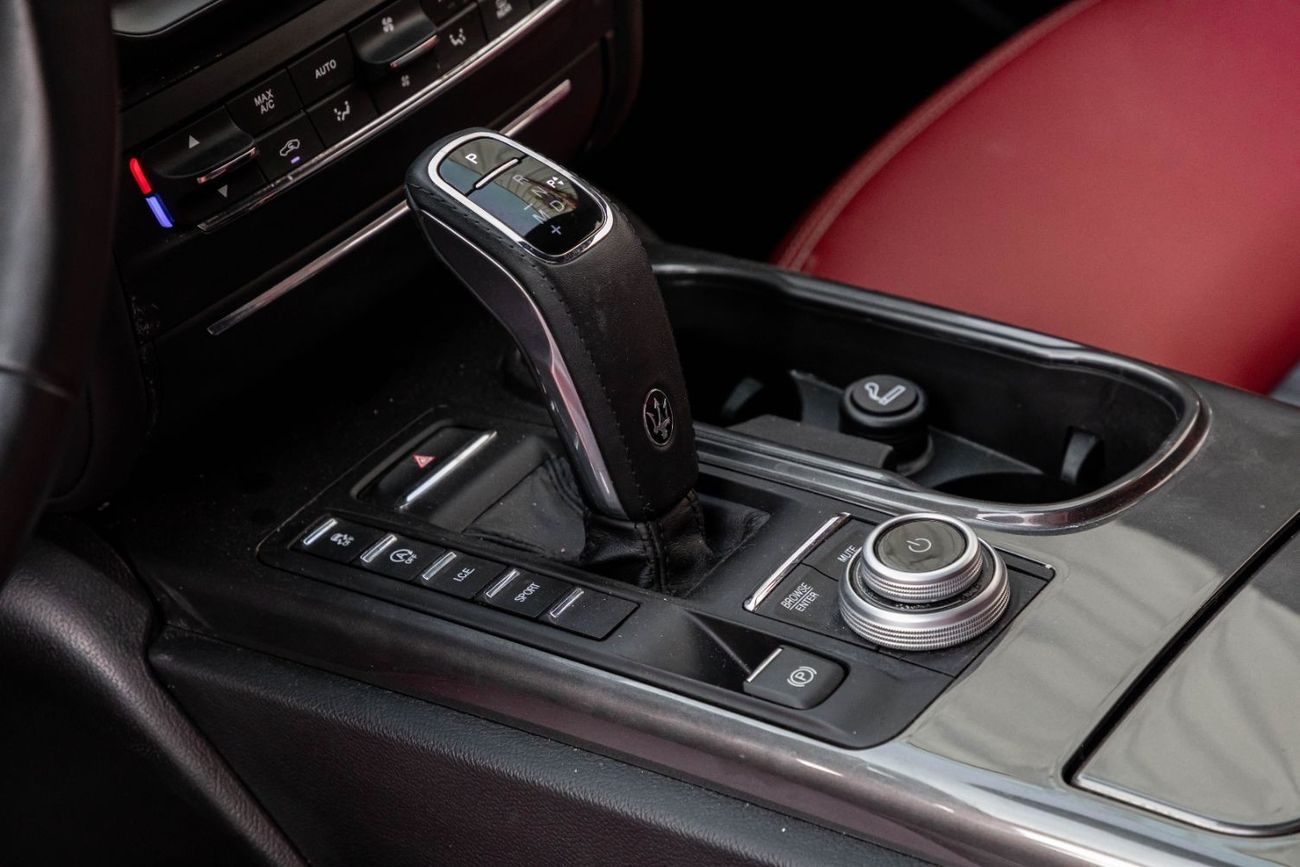 مازيراتي جيبلي GranLusso | 3,133 P.M  | 0% Downpayment | Immaculaate condition