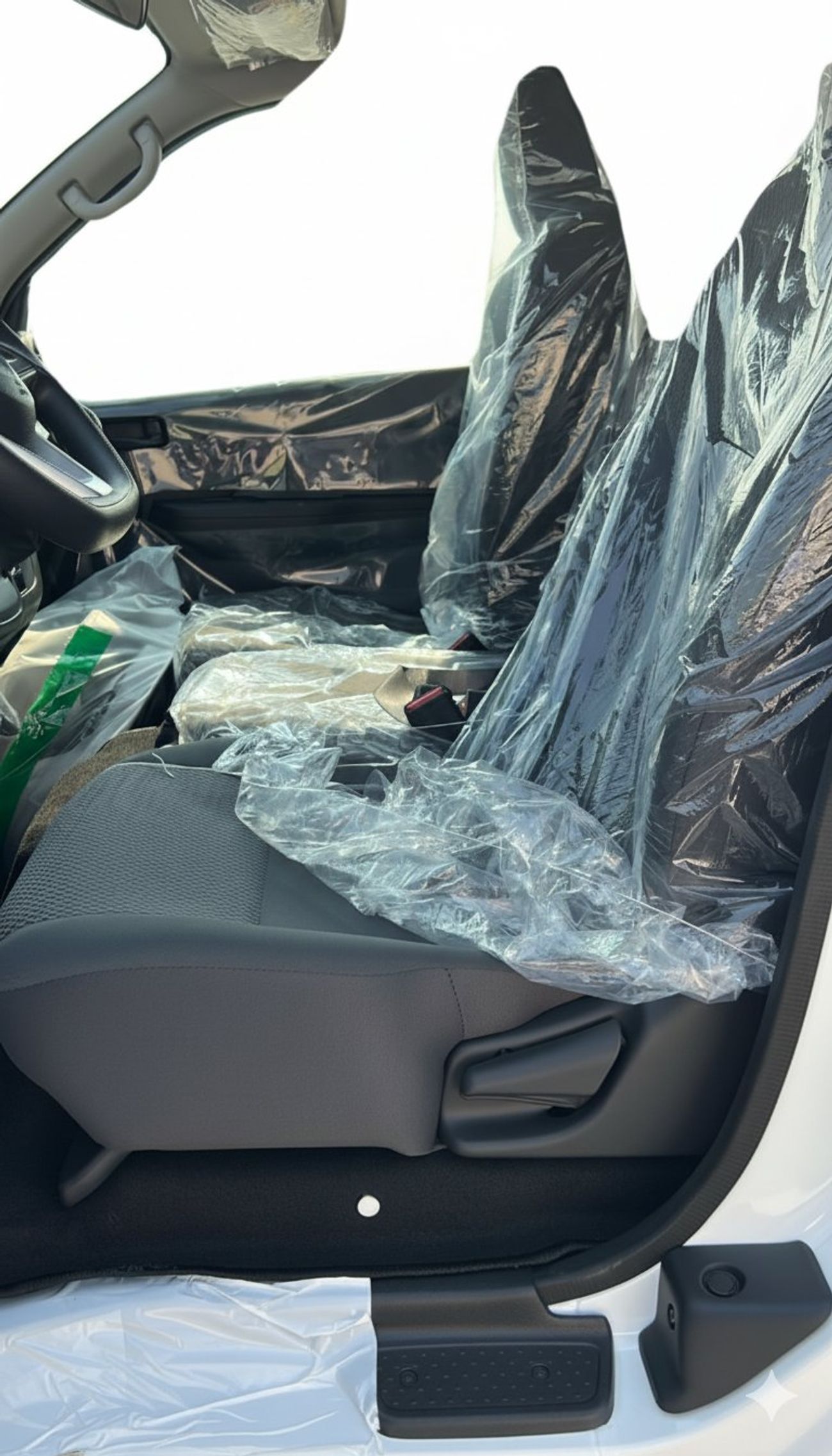 Nissan Urvan 3-Seater Automatic (4-Door)