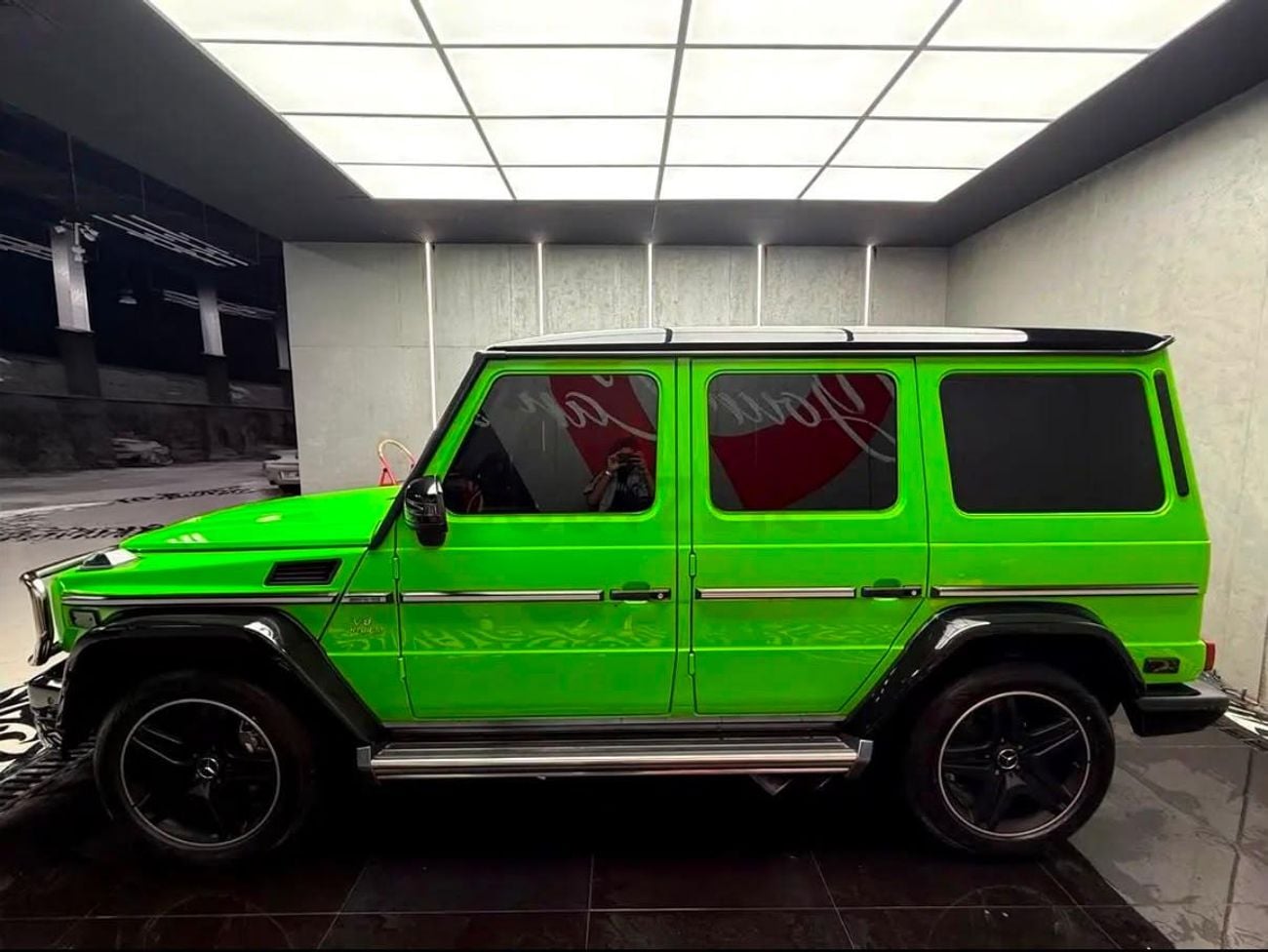 مرسيدس بنز G 63 AMG STANDARD G 63 AMG LIMITED EDUCATION SPECIAL COLOR CARBON FIBER