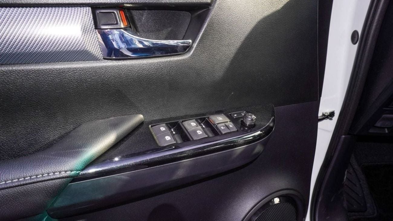 تويوتا هيلوكس GR Sport 4.0L