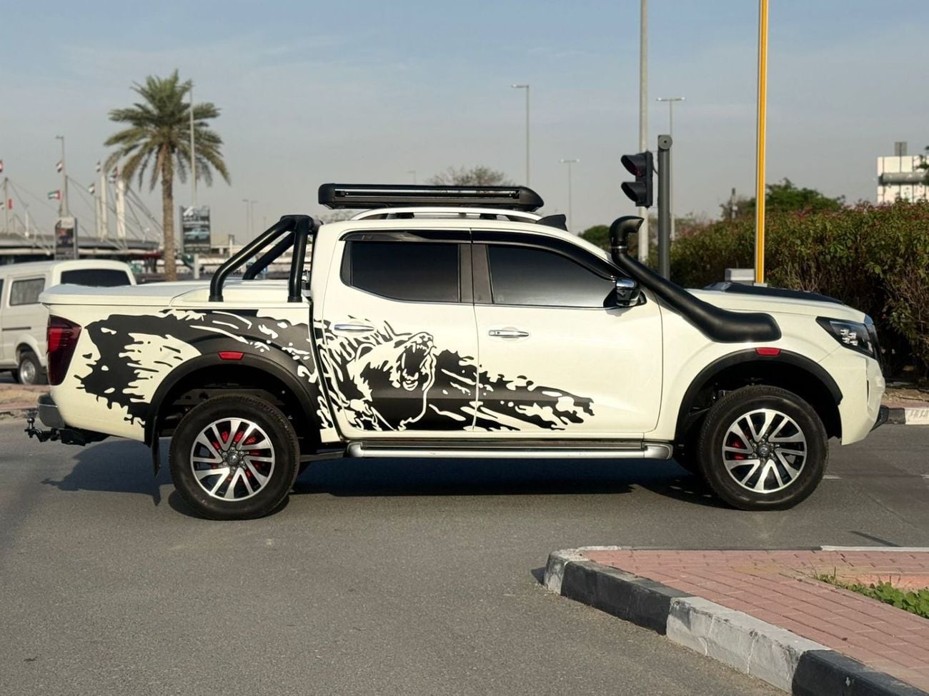 نيسان نافارا -