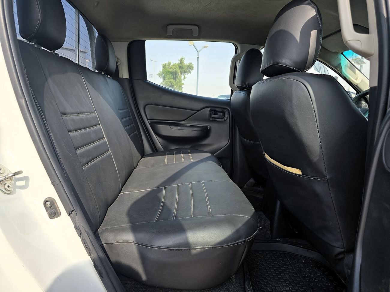 Mitsubishi L200 Used Mitsubishi58 L200 GLX 2.4L Petrol M/T 4*4  GCC White Color  2022 Model