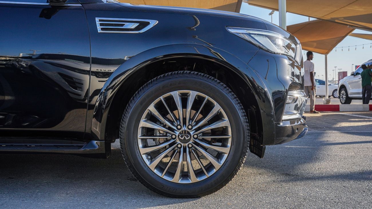 Infiniti QX80