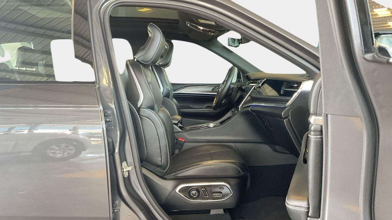 جيب جراند شيروكي 3.6 OVERLAND 2 ROW 4WD AUTO | شامل الضمان | 0 ﺪﻔﻋﺓ ﺃﻮﻟﻯ