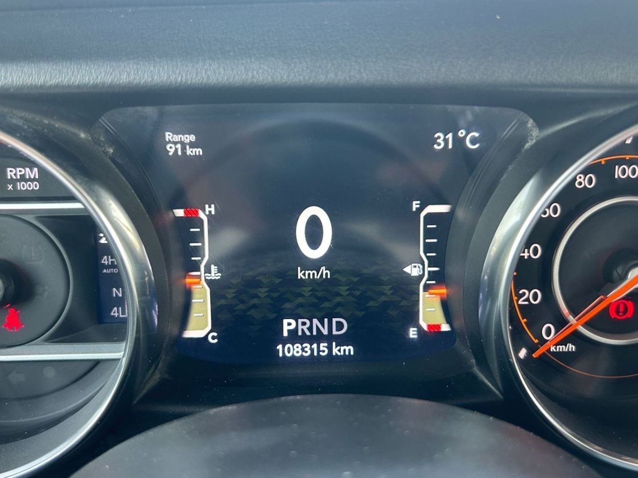 جيب رانجلر Sahara 3.6L A/T (5 Seater) WITH FULL KIT 2019 GCC LOW MILEAGE WITH AGENCY SERVICE HISTORY IN MINT CO