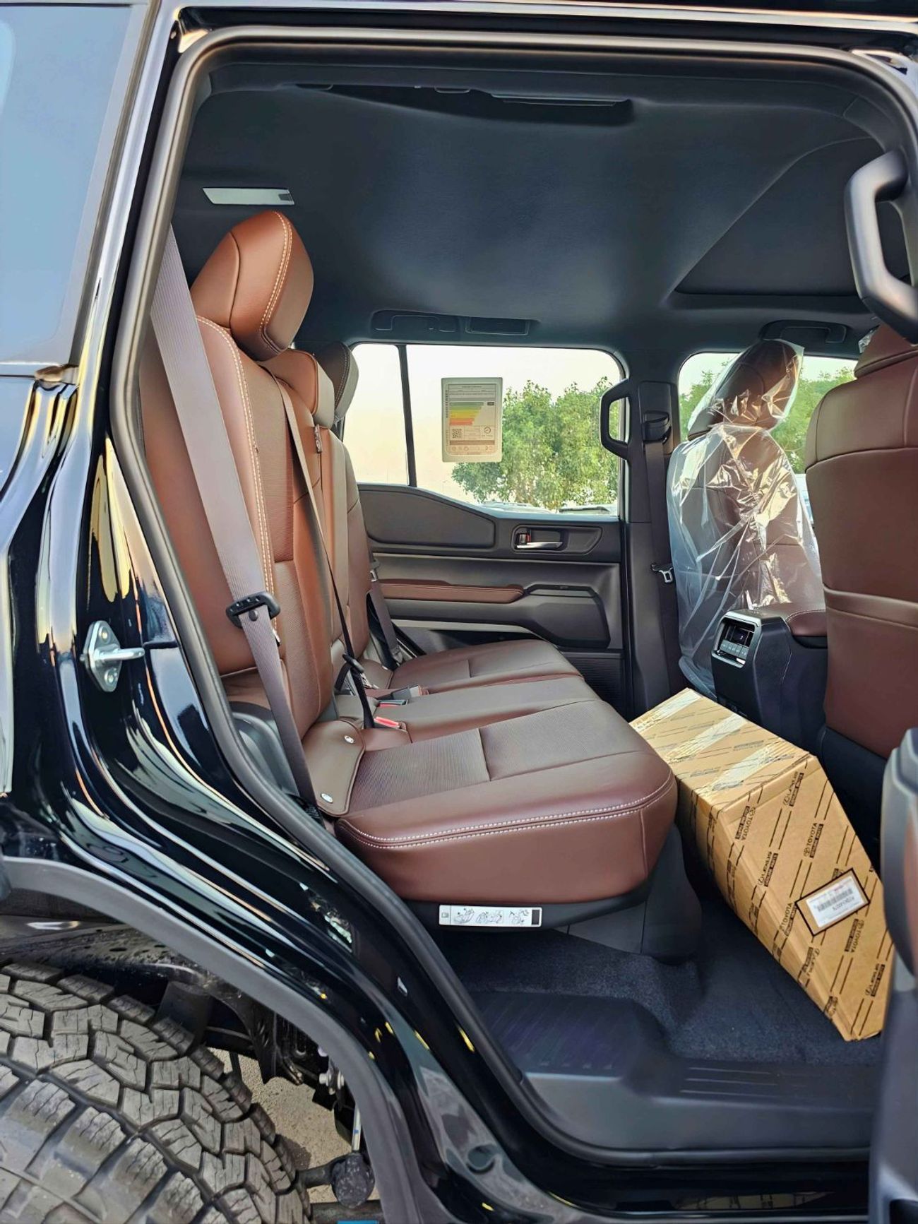 تويوتا برادو ADVENTURE TURBO / 2.8L V4 DIESEL / DRIVER POWER SEAT WITH LEATHER /DVD+CAMERA / COOL BOX (CODE # PDA